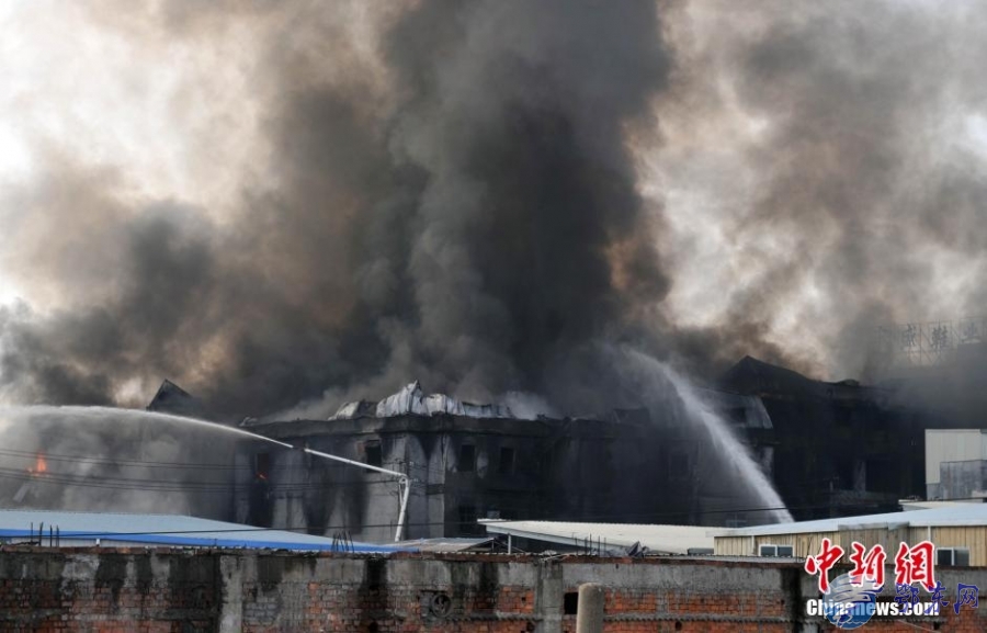 福州鞋厂发生火灾 事故原因还在调查