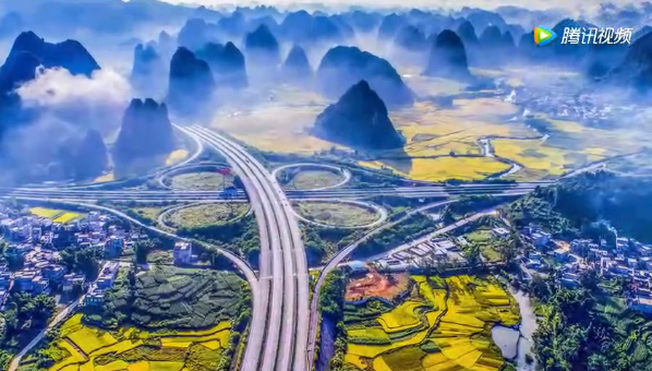 中国广西这条公路美到国外 合那高速沿途美如仙境