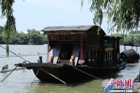 探访中国共产党诞生地嘉兴南湖：时代巨变红船依旧